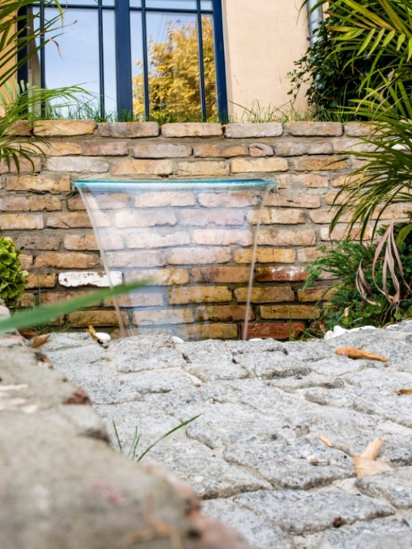 Wasserspiel im Garten